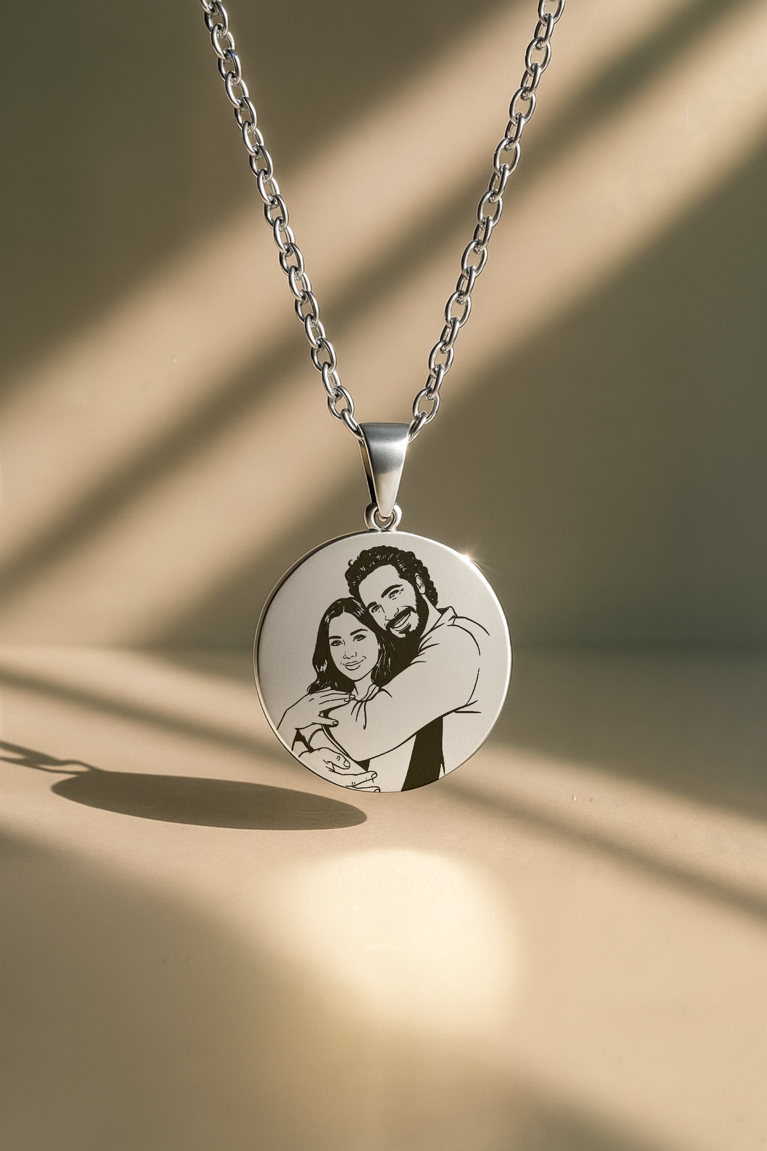 Fotoğraftan Çizim Kolye Yuvarlak | 316L Çelik Kişiye Özel Kolye